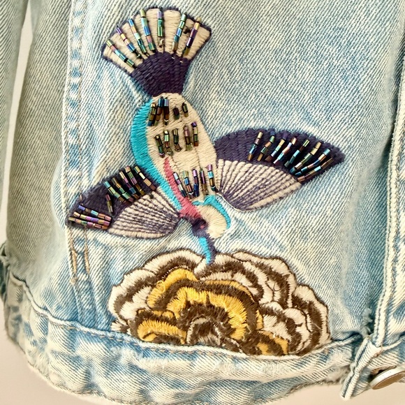 Blank NYC Embroidered hummingbird and floral embellished Denim Jacket M - Picture 10 of 10